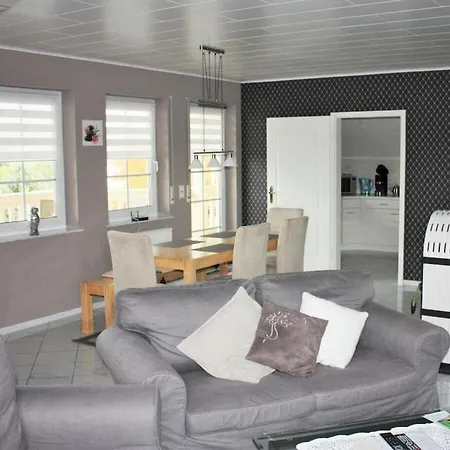 With 3 Bedrooms Holiday home